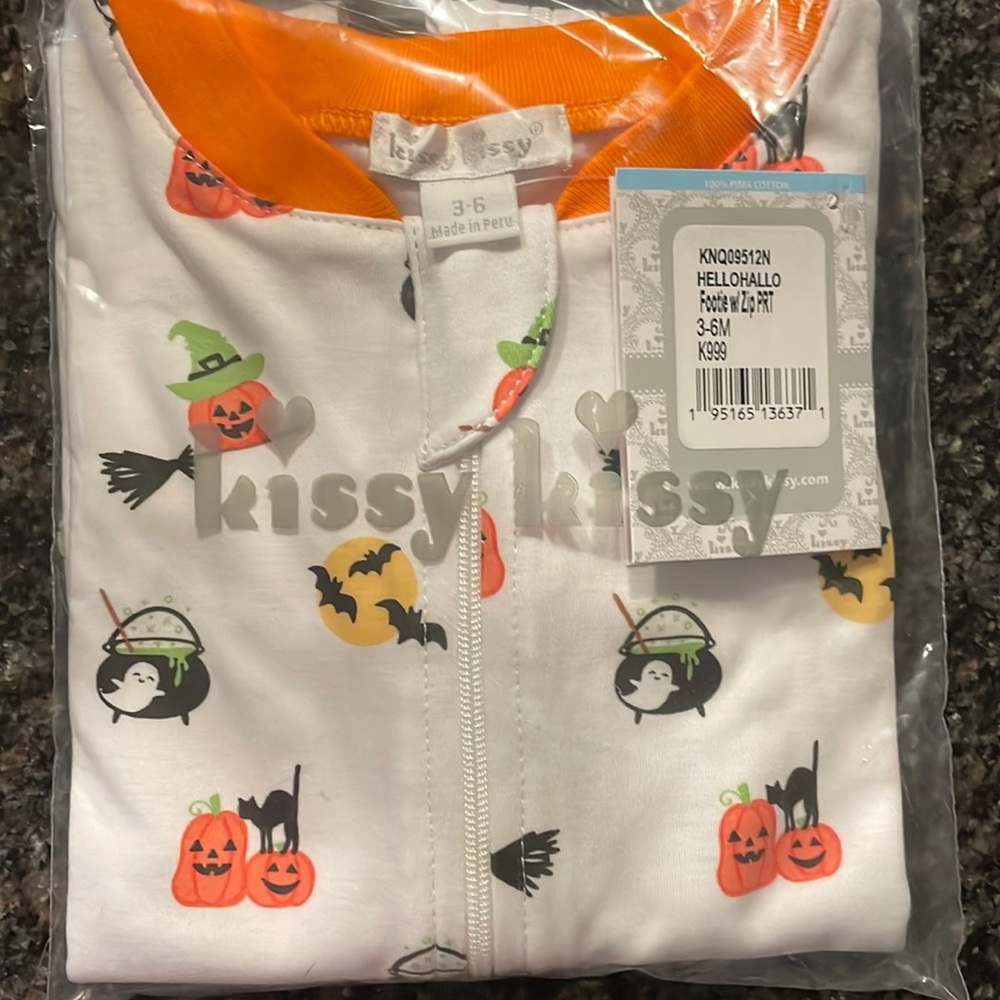 Kissy Kissy 3-6 months. NWT and in package
